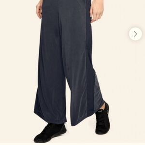 UNDER ARMOUR Black Utility Pants Unstoppable Volume Pants